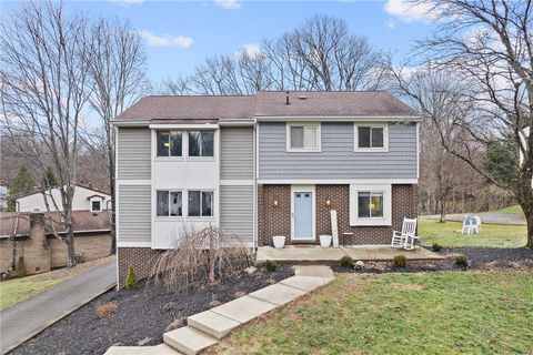 Photo of 1486 Greendale Dr, Pittsburgh, PA 15239 (MLS # 1736345)