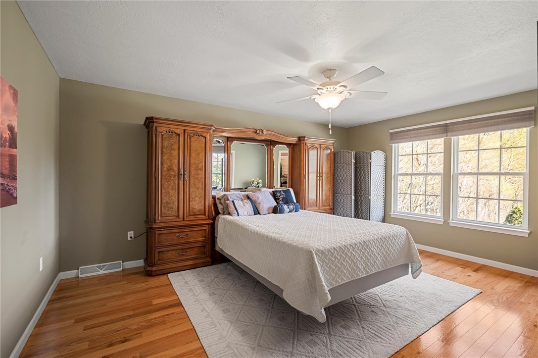 Buffalo Twp - But, Pennsylvania 16055, United States, 3 Bedrooms Bedrooms, ,3 BathroomsBathrooms,Residential,Contingent,119018