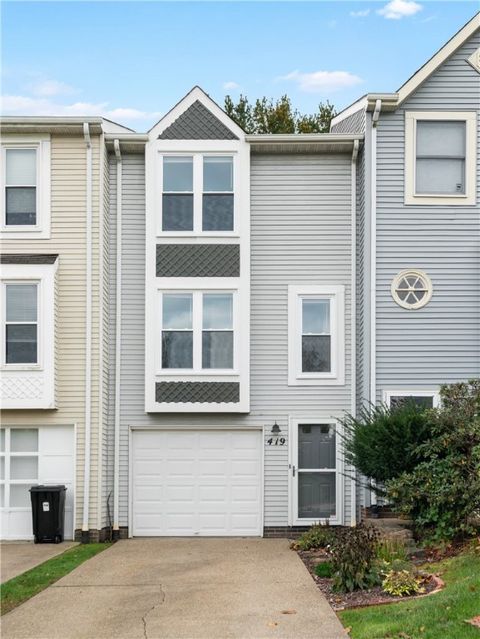 Photo of 419 Elm Dr, Oakdale, PA 15071 (MLS # 1726266)