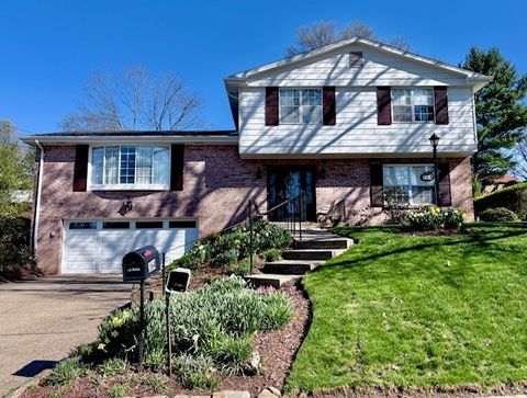 Photo of 164 Penhurst Dr, Pgh, PA 15235 (MLS # 1751669)