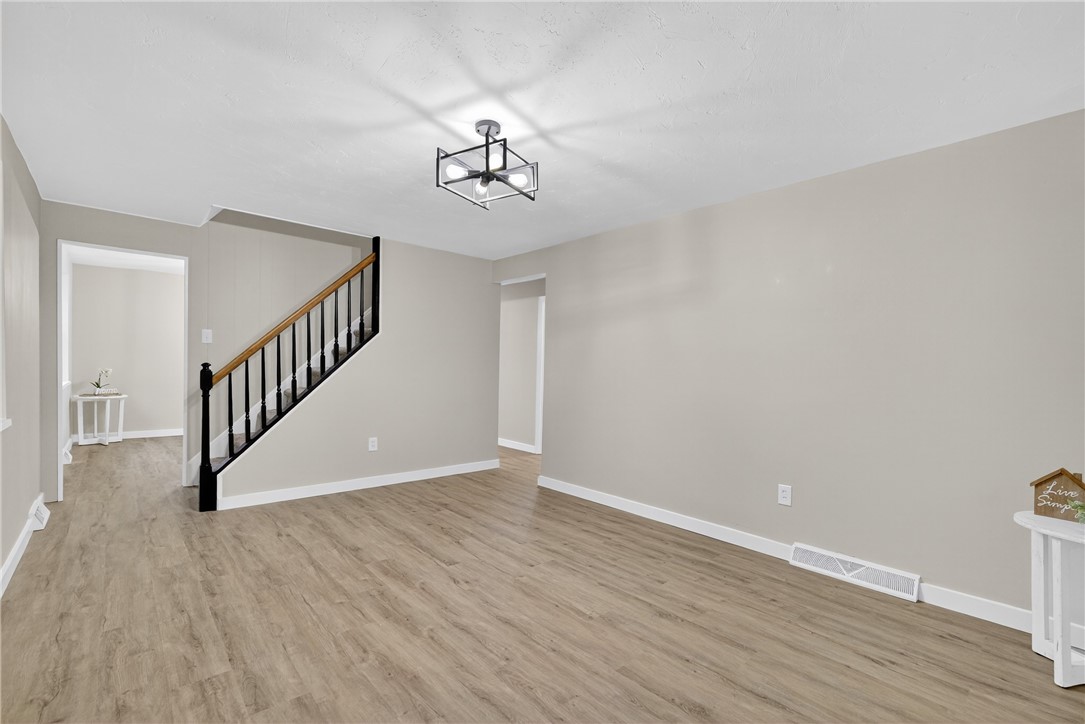 35 Meadowbrook Ave