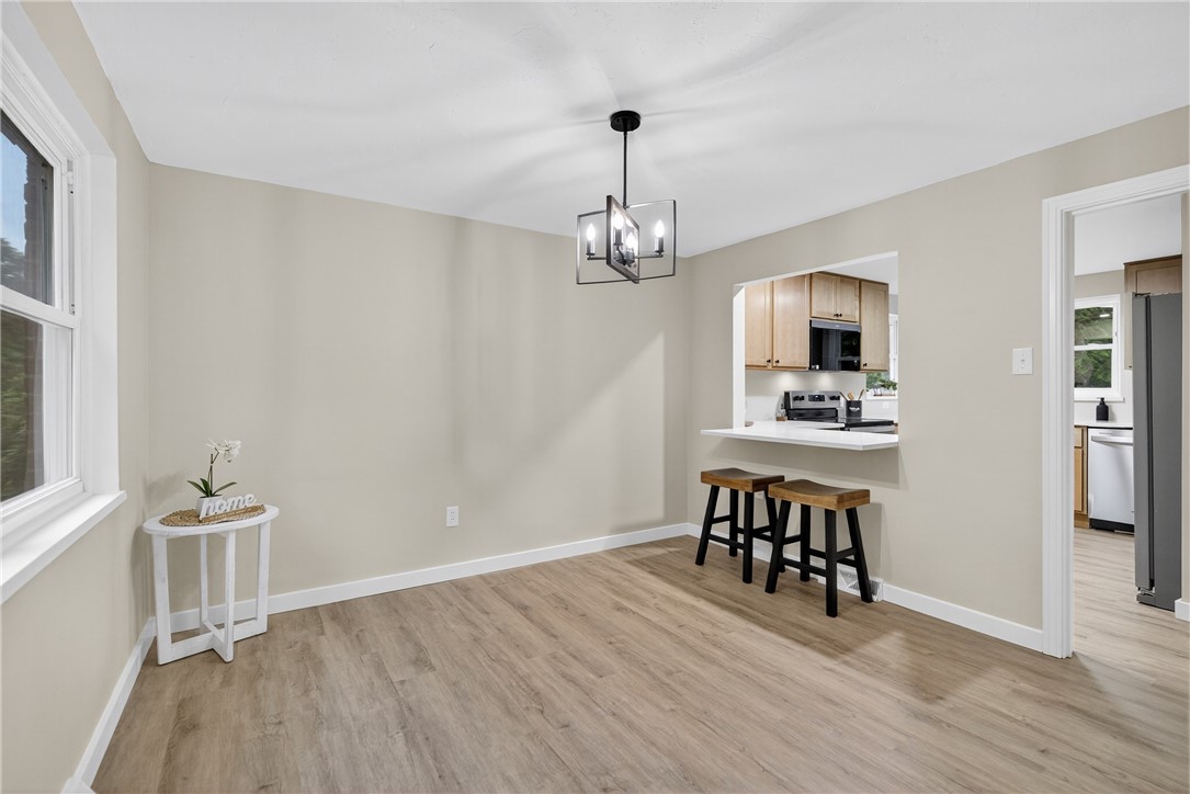 35 Meadowbrook Ave