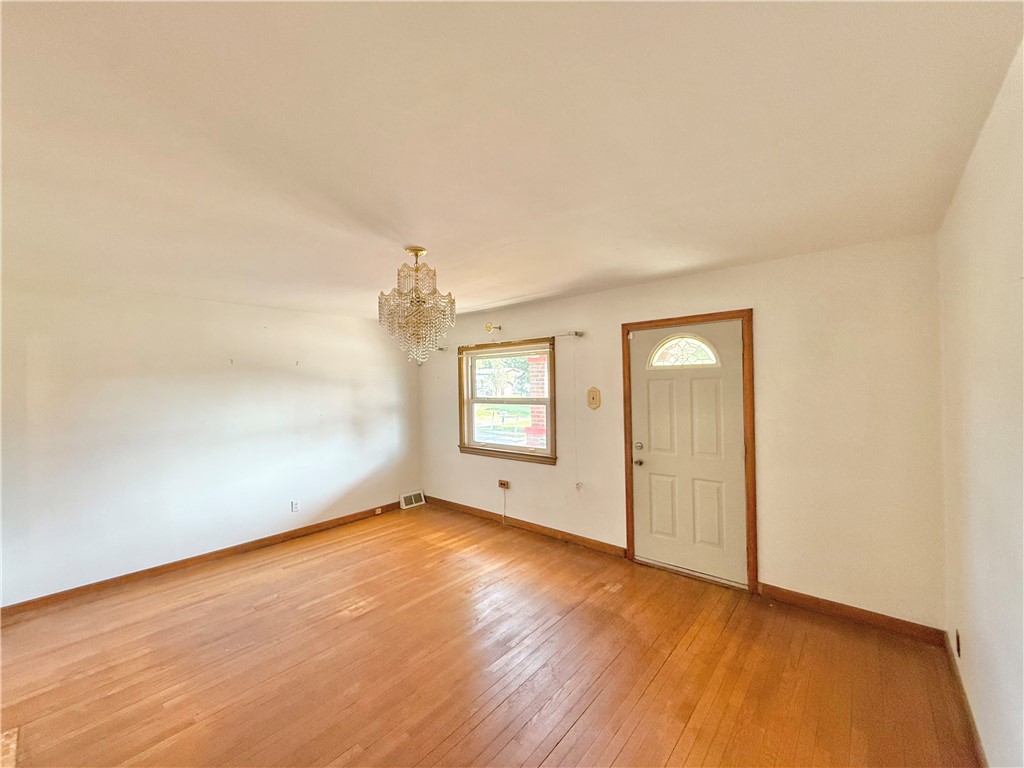 1111 Crowe St