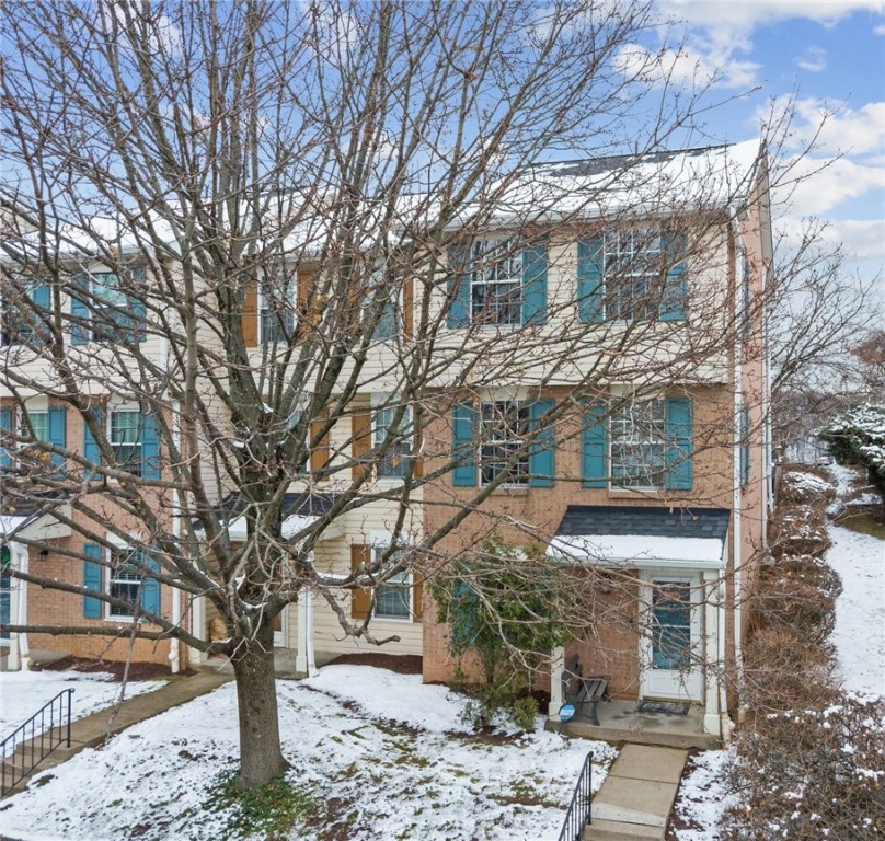 Oakland, Pennsylvania 15213, United States, 3 Bedrooms Bedrooms, ,2 BathroomsBathrooms,Residential,Active,252815