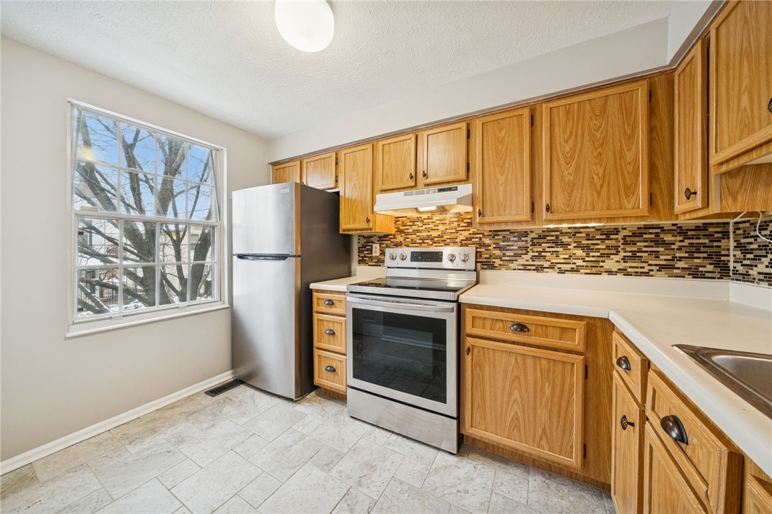 Oakland, Pennsylvania 15213, United States, 3 Bedrooms Bedrooms, ,2 BathroomsBathrooms,Residential,Active,252815