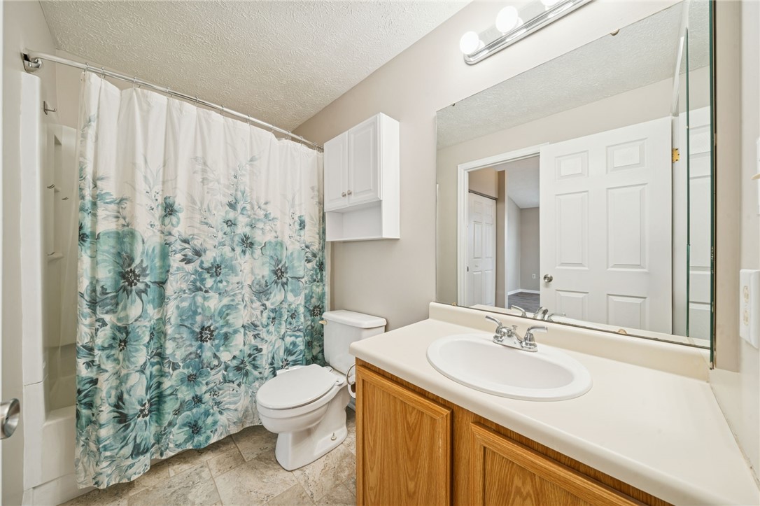 Oakland, Pennsylvania 15213, United States, 3 Bedrooms Bedrooms, ,2 BathroomsBathrooms,Residential,Active,252815