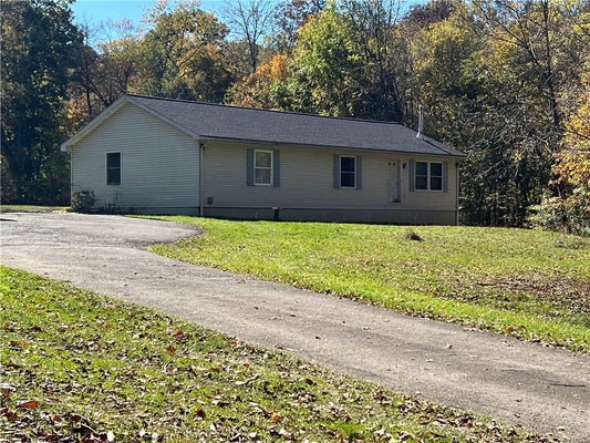 367 HOLLOWVUE RD, WAMPUM, PA 16157 - Image 928eec4b0cefe62d2f7fdb0c2969b850/614625932