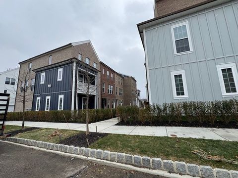 Photo of 305 Frederick Way, Cranberry Twp, PA 16066 (MLS # 1735427)