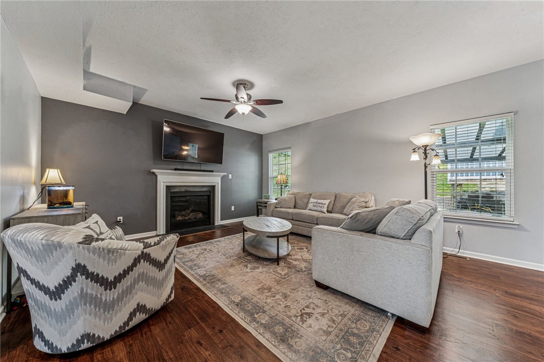 4054 Bentwood Dr