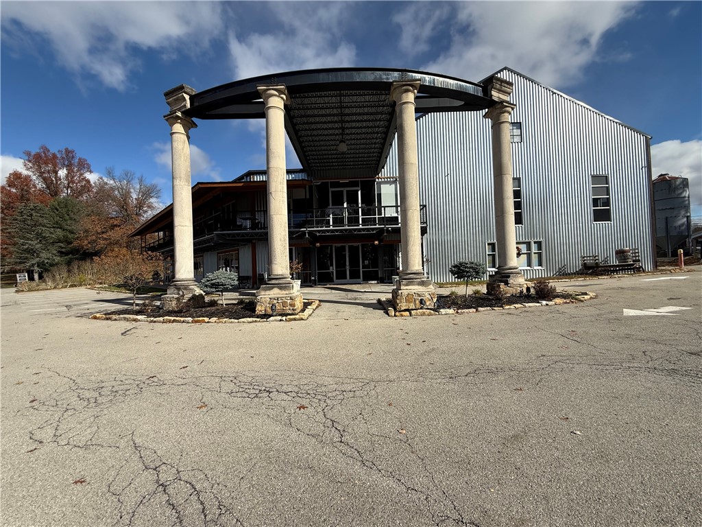 Photo 1 of 10 — 3009 Wilmington Rd, Suite G-3, Neshannock Twp, PA 16105