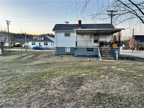 Photo of 942 Brown St, Belle Vernon, PA 15012 (MLS # 1741757)