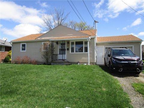 Photo of 385 Emerson Ave, Farrell, PA 16121 (MLS # 1747243)