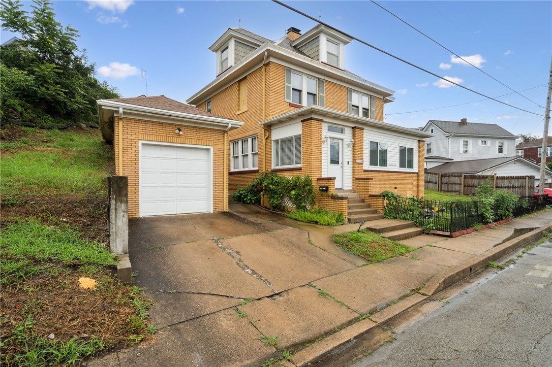 701 Cowan Ave