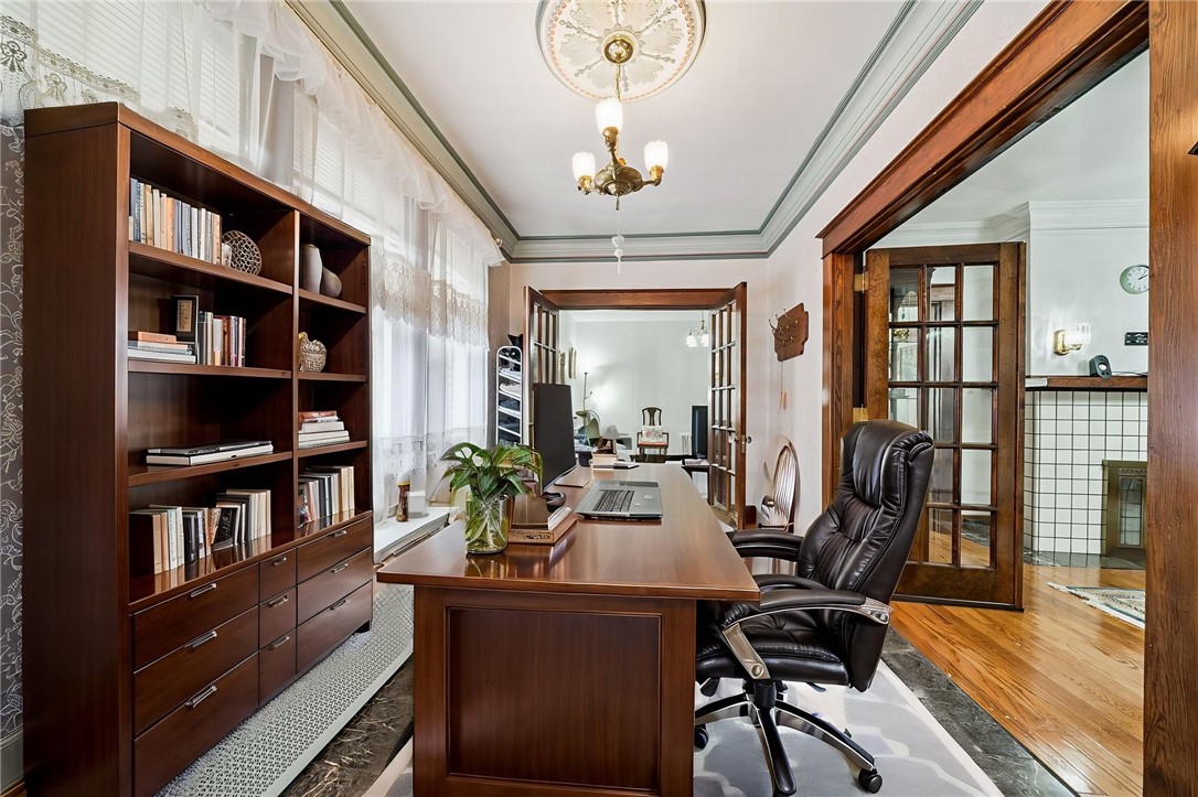 701 Cowan Ave