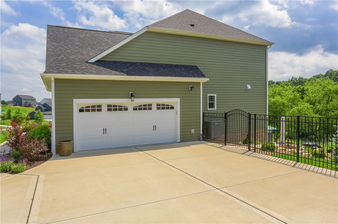 217 Hickory Ln