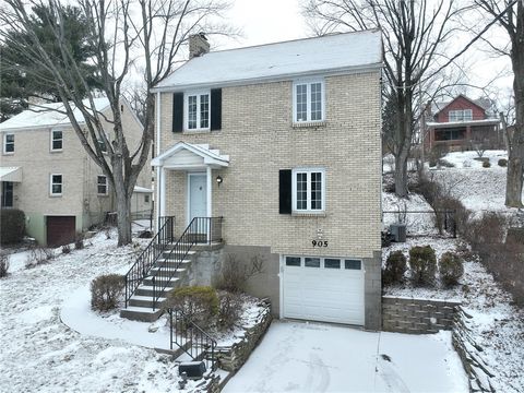 Photo of 905 Rockwood Ave, Pittsburgh, PA 15234 (MLS # 1737555)