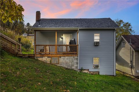 Photo of 20 Brokers Ln, Penn, PA 15675 (MLS # 1726836)