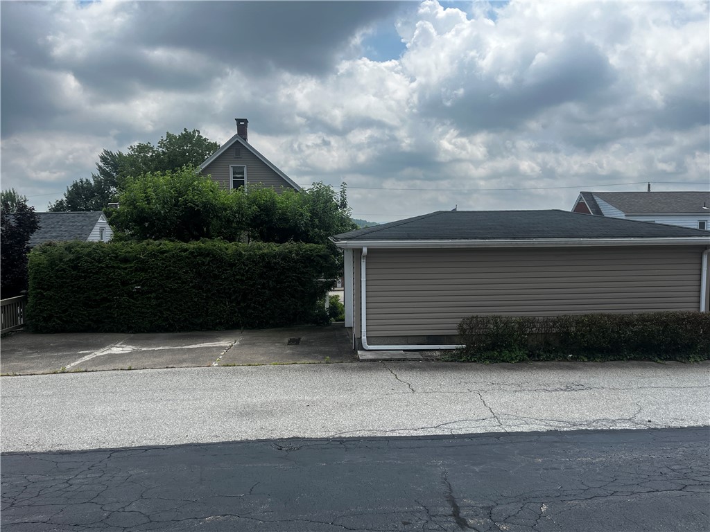 Youngwood, Pennsylvania 15697, United States, 3 Bedrooms Bedrooms, ,2 BathroomsBathrooms,Residential,Active,161557