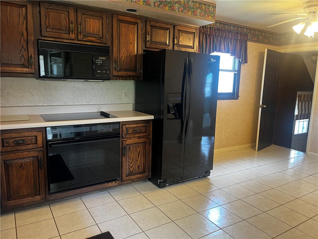 Youngwood, Pennsylvania 15697, United States, 3 Bedrooms Bedrooms, ,2 BathroomsBathrooms,Residential,Active,161557