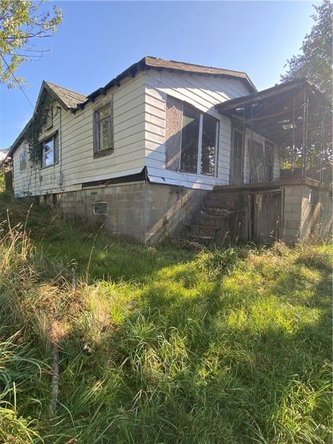 1227 S Hewitt Ave Canton Twp PA 15301