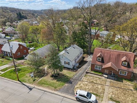 Photo of 1014 Glencoe Ave, Pittsburgh, PA 15220 (MLS # 1723955)