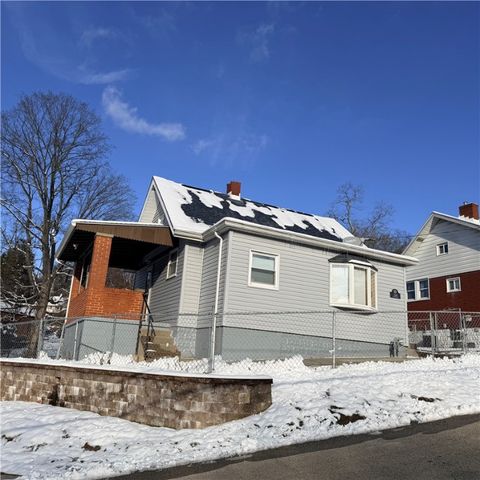 Photo of 1169 Leaside Dr, Pittsburgh, PA 15207 (MLS # 1733439)
