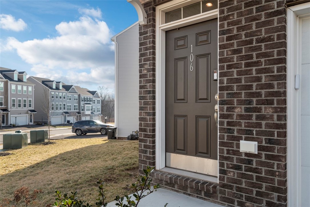 106 Sweetwater Dr