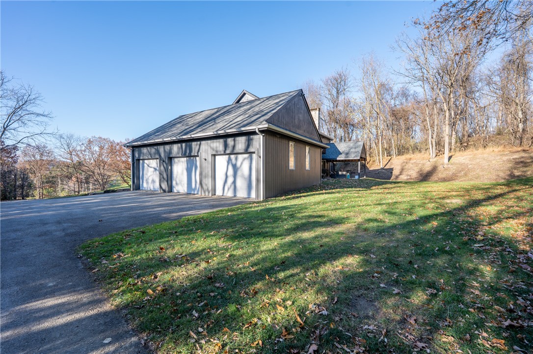 550 Locust Valley Rd