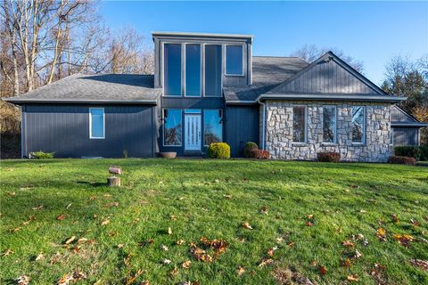 550 Locust Valley Rd Hempfield Twp PA 15601
