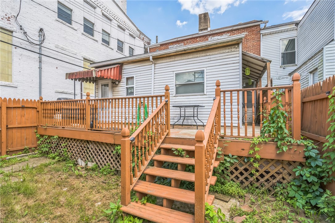112 Earl St