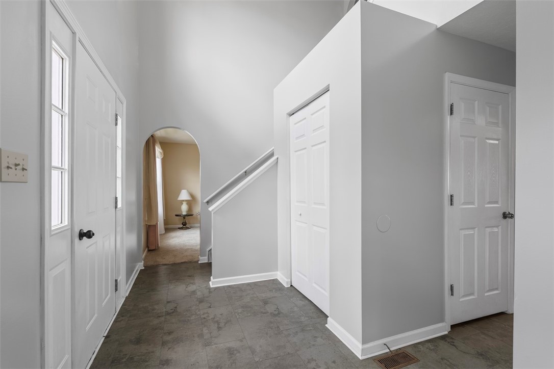 111 Stratford Ct, New Stanton, Pennsylvania image 2