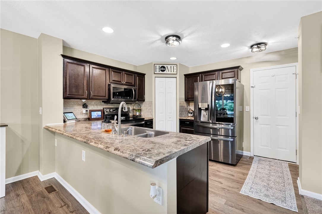 South Strabane, Pennsylvania 15301, United States, 3 Bedrooms Bedrooms, ,3 BathroomsBathrooms,Residential,Active,168561