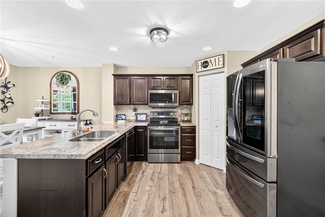 South Strabane, Pennsylvania 15301, United States, 3 Bedrooms Bedrooms, ,3 BathroomsBathrooms,Residential,Active,168561