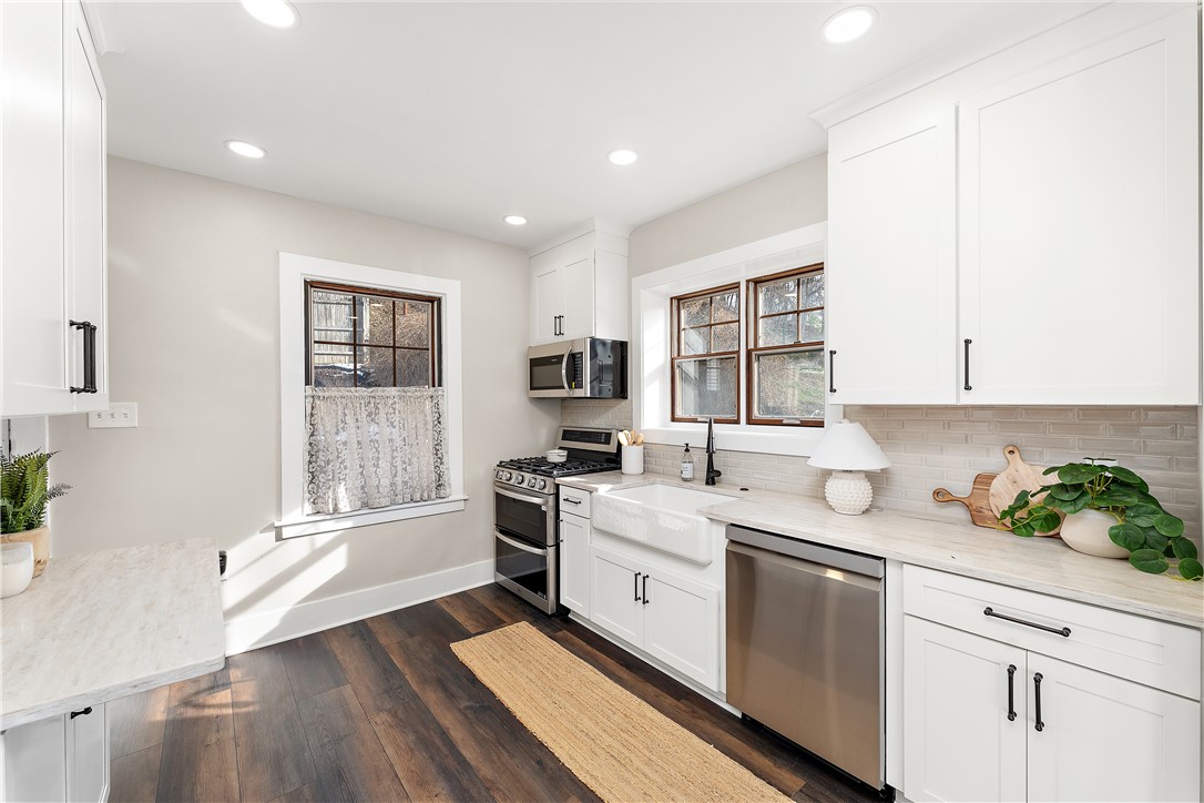 Edgeworth, Pennsylvania 15143, United States, 3 Bedrooms Bedrooms, ,2 BathroomsBathrooms,Residential,Contingent,253800