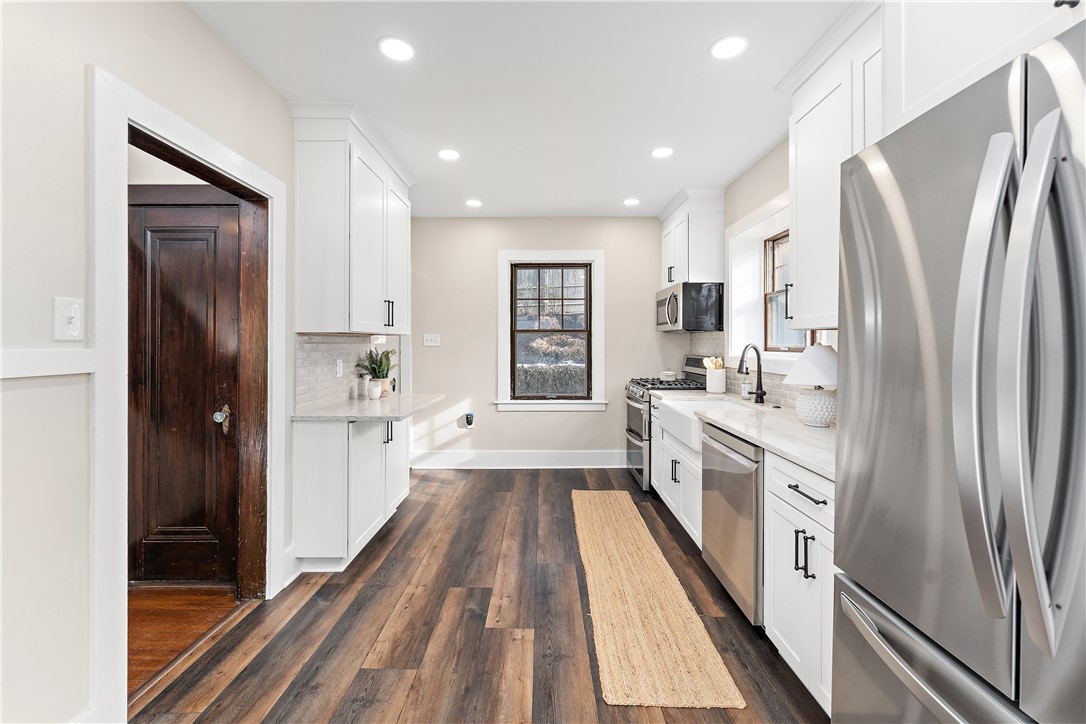 Edgeworth, Pennsylvania 15143, United States, 3 Bedrooms Bedrooms, ,2 BathroomsBathrooms,Residential,Contingent,253800