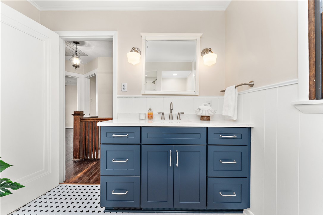 Edgeworth, Pennsylvania 15143, United States, 3 Bedrooms Bedrooms, ,2 BathroomsBathrooms,Residential,Contingent,253800