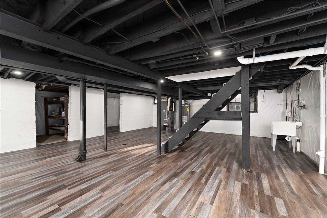 Edgeworth, Pennsylvania 15143, United States, 3 Bedrooms Bedrooms, ,2 BathroomsBathrooms,Residential,Contingent,253800