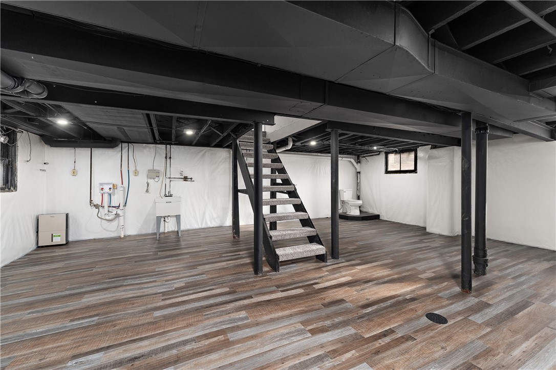 Edgeworth, Pennsylvania 15143, United States, 3 Bedrooms Bedrooms, ,2 BathroomsBathrooms,Residential,Contingent,253800