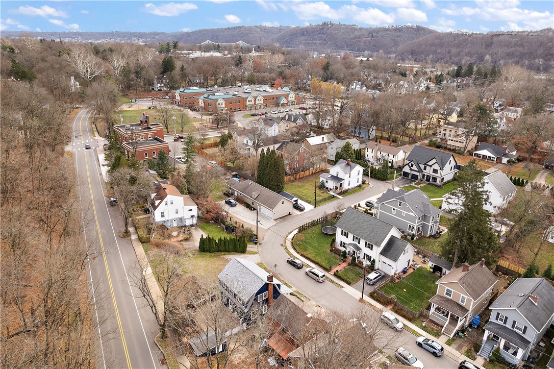 Edgeworth, Pennsylvania 15143, United States, 3 Bedrooms Bedrooms, ,2 BathroomsBathrooms,Residential,Contingent,253800