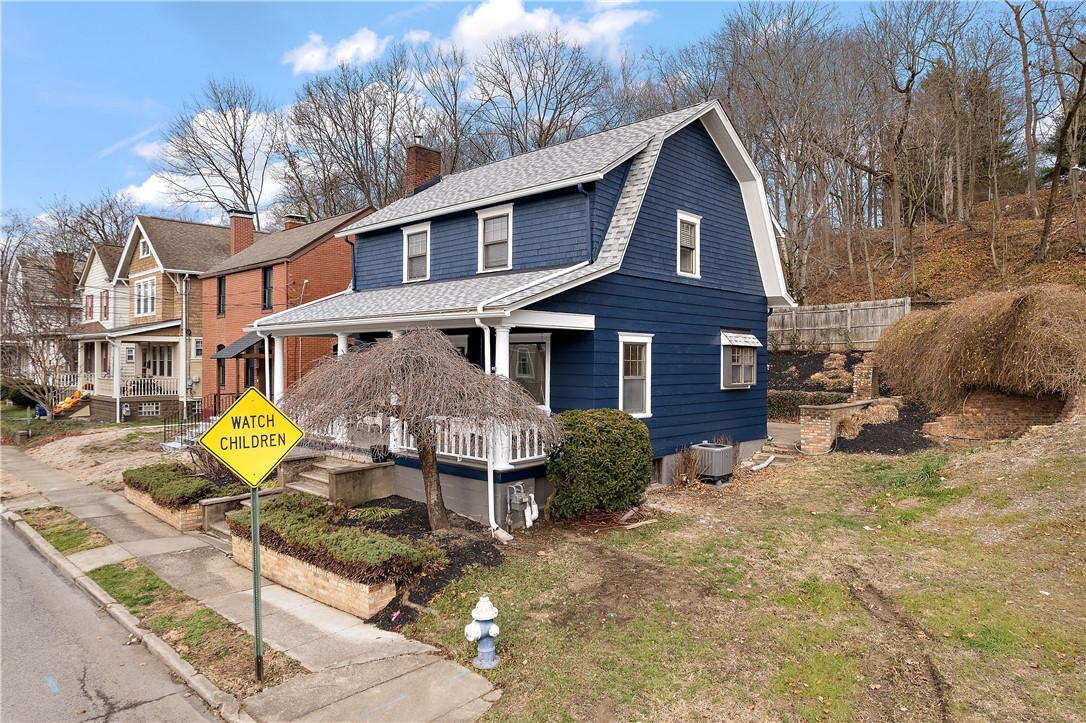 Edgeworth, Pennsylvania 15143, United States, 3 Bedrooms Bedrooms, ,2 BathroomsBathrooms,Residential,Contingent,253800