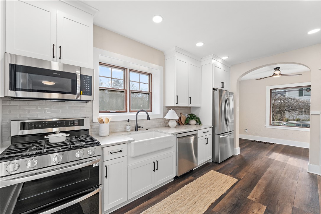 Edgeworth, Pennsylvania 15143, United States, 3 Bedrooms Bedrooms, ,2 BathroomsBathrooms,Residential,Contingent,253800