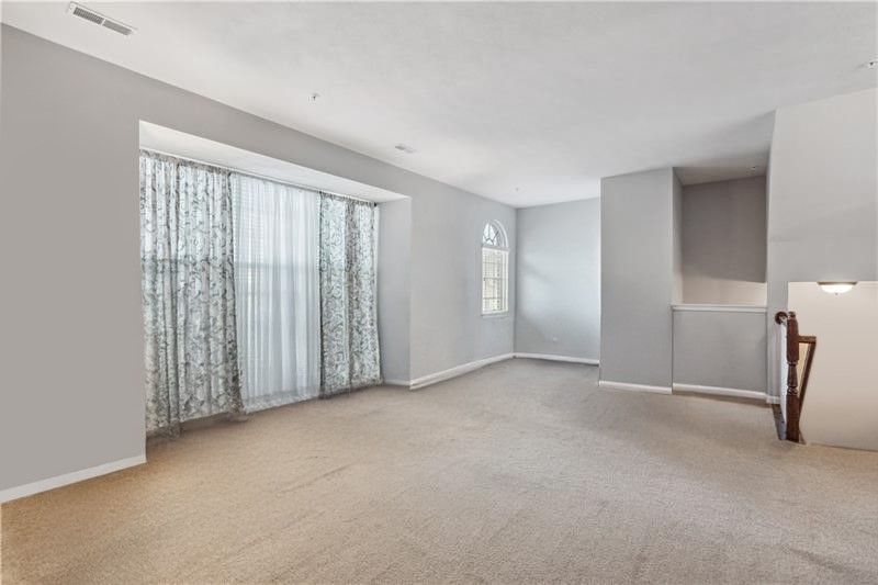 Ross Twp, Pennsylvania 15237, United States, 3 Bedrooms Bedrooms, ,3 BathroomsBathrooms,Residential,Active,119112