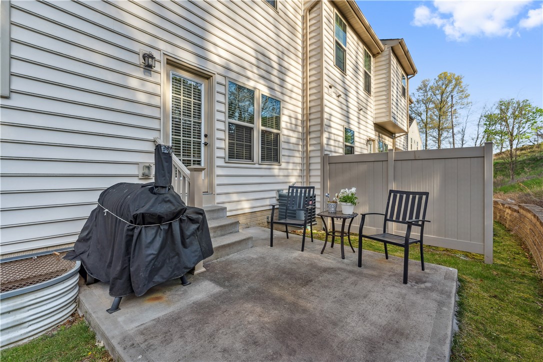 Ross Twp, Pennsylvania 15237, United States, 3 Bedrooms Bedrooms, ,3 BathroomsBathrooms,Residential,Active,119112