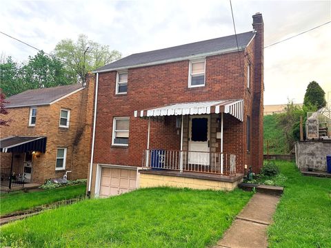 1977 Federal St Ext Perry Hilltop PA 15214