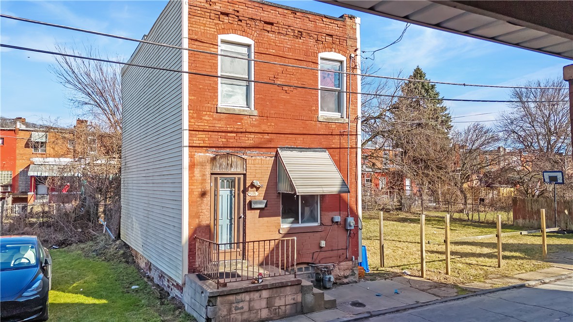 5115 Ladora Way Way, Hazelwood, Pennsylvania image 2