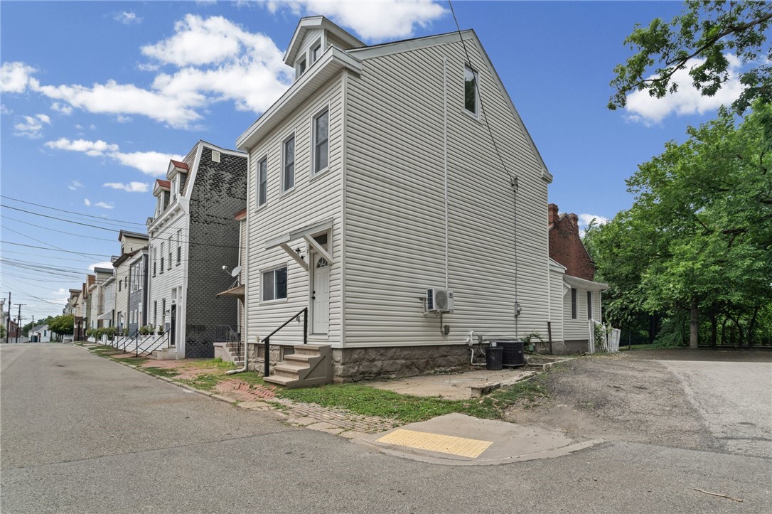 1150 Goettman Street