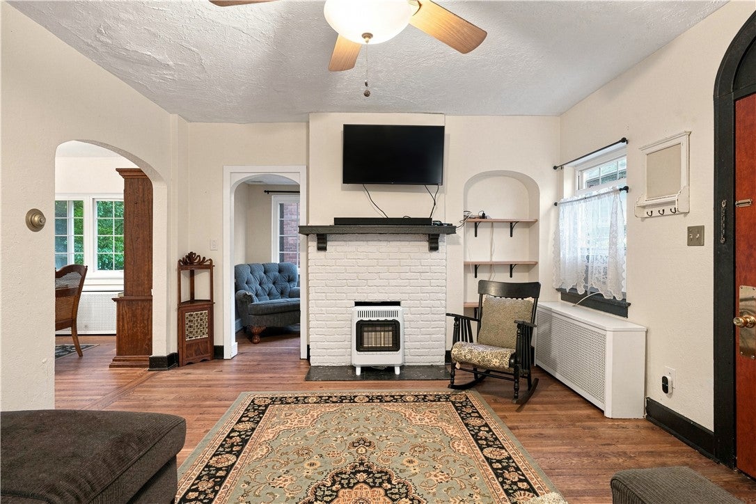 40 Sceneridge Ave