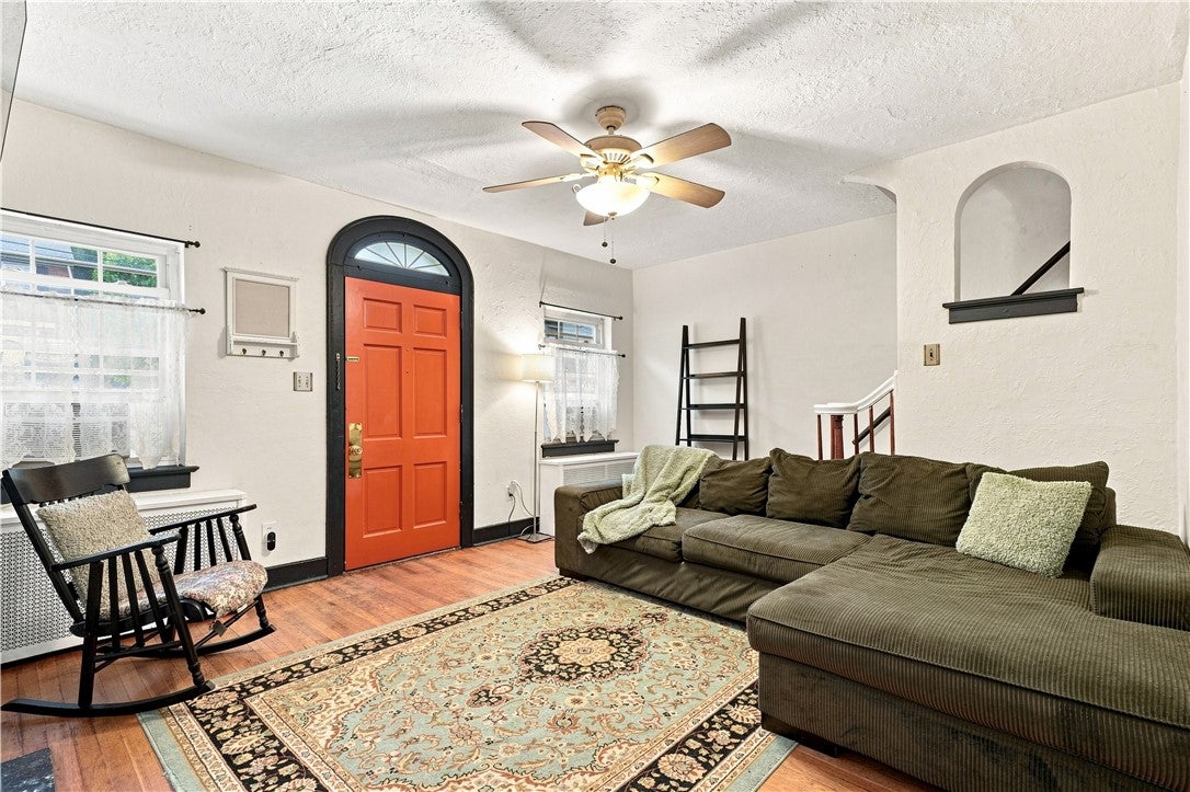 40 Sceneridge Ave