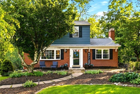 Photo of 737 Wyngold Drive, Pittsburgh, PA 15237 (MLS # 1761710)