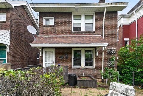 Photo of 3819 Winterburn Ave, Pittsburgh, PA 15207 (MLS # 1751248)